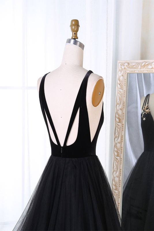 Simple black tulle v neck long prom ...